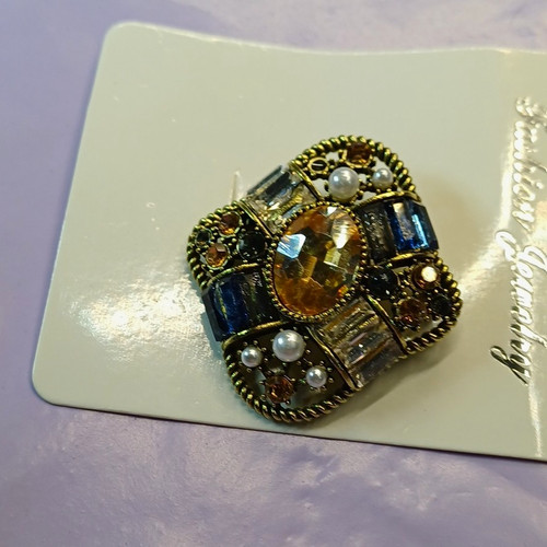 Gold tone square cluster - tone,