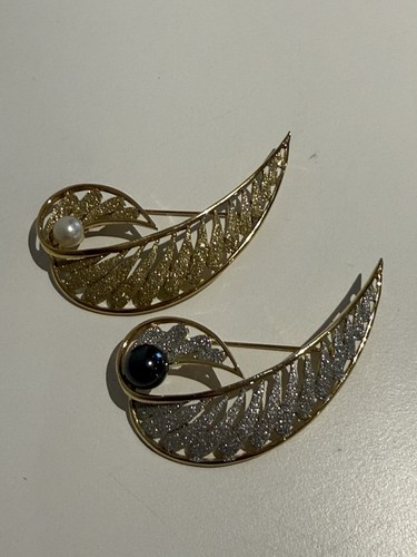 Large pair vintage - large, of