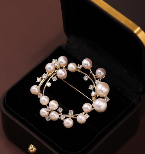 Beautiful crystal pearl - beautiful, brooch