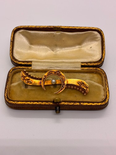 15ct gold bar - brooch, with