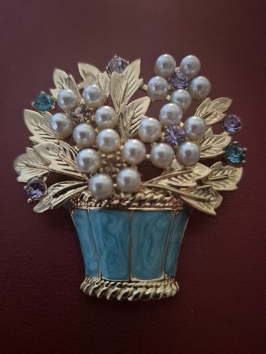 Floral style basket brooch pin - style,