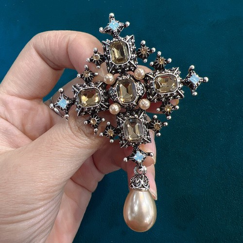 Large vintage style gothic - style,