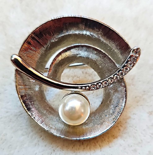 Silver tone swirl - silver, asymmetrical