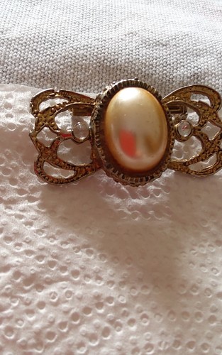 Pretty little gold - pretty, faux