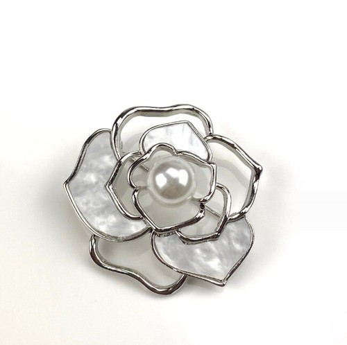 Camellia flower pearl - pearl, collar
