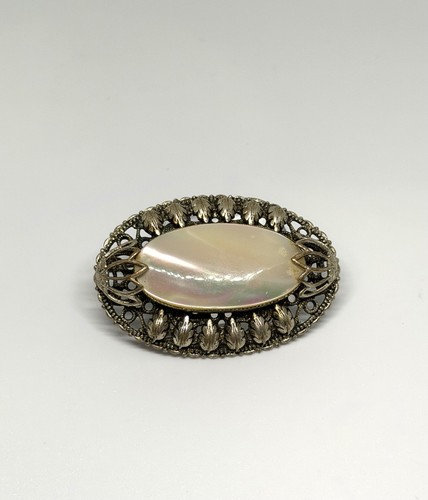 Vintage mother pearl brooch - mother, of