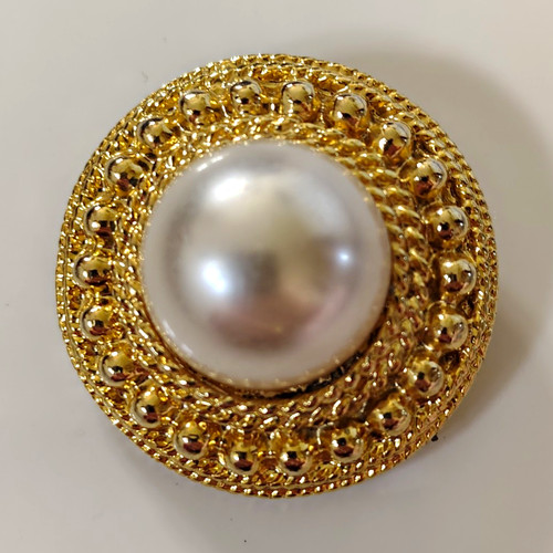 Gold tone round brooch with - gold,