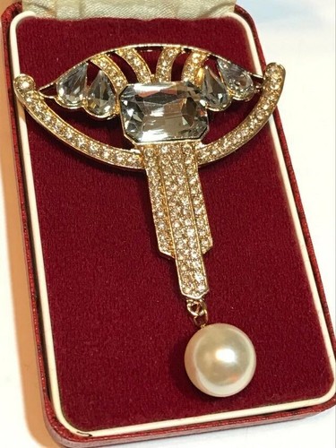 Stunning art deco style - stunning,